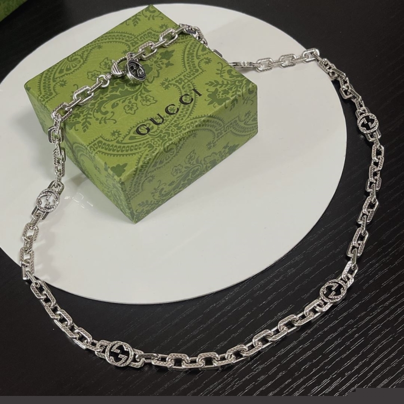 G*u*i necklaces